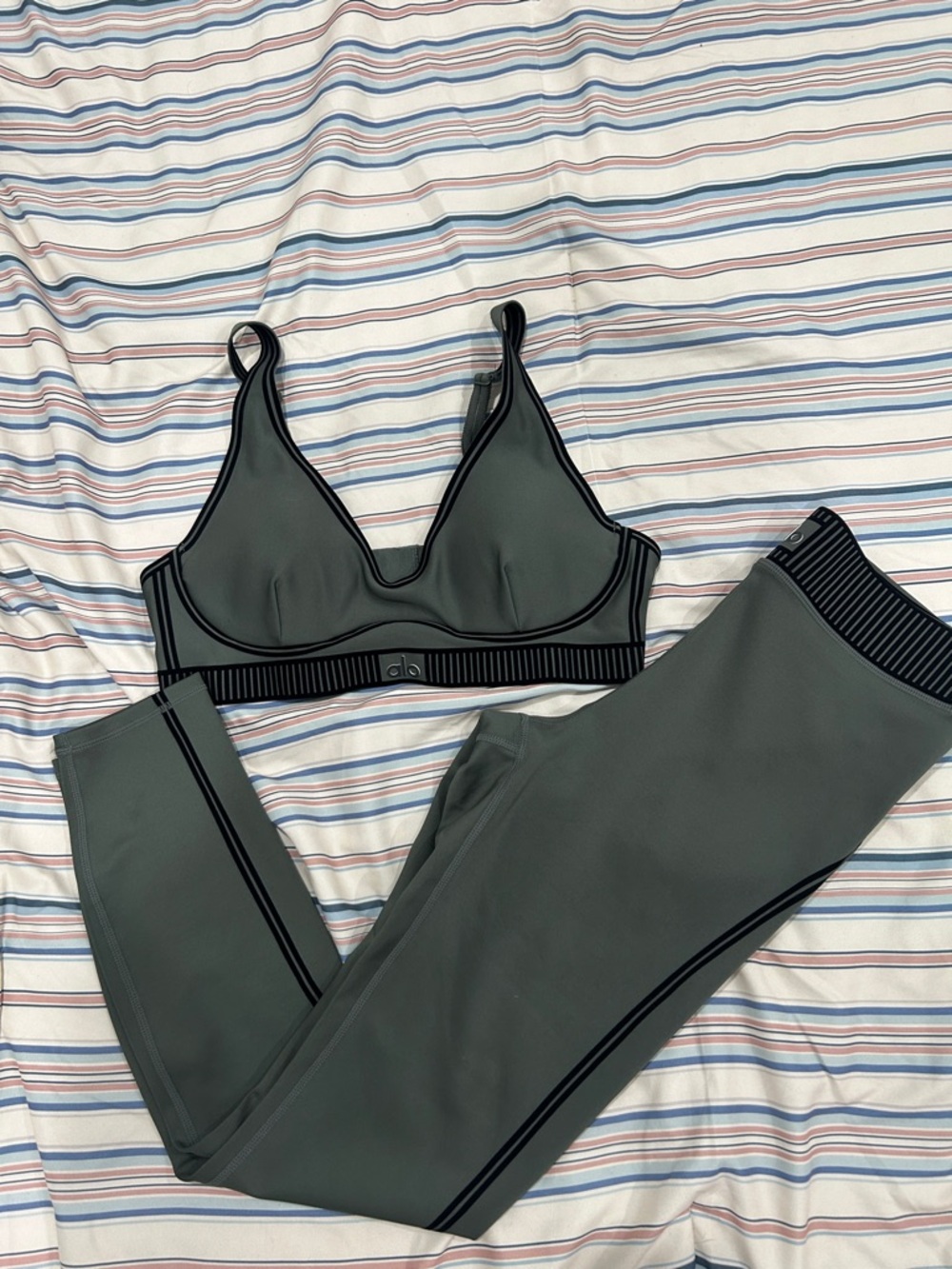 ALO Yoga Olive Green Bralette & Leggings Set with Black Trim
